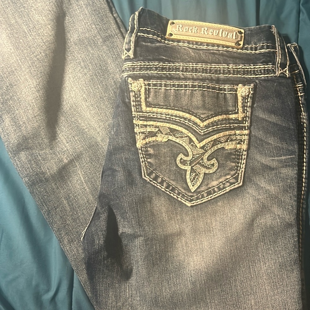 Women’s rock revival bootcut jeans size 32